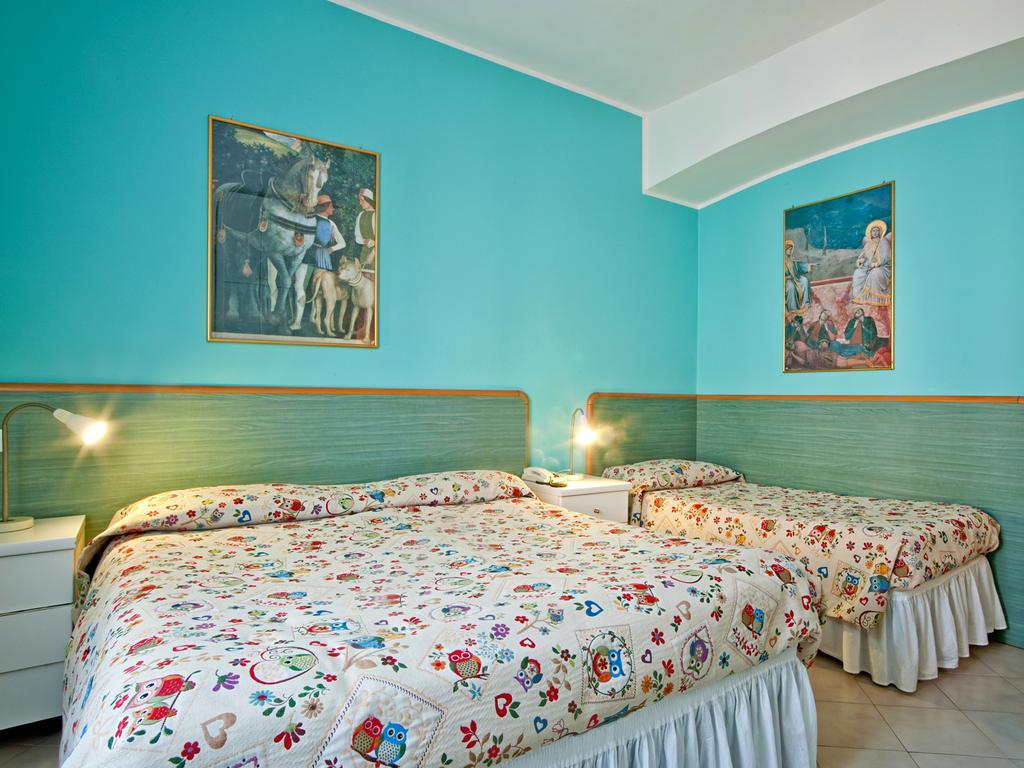 Albergo Ristorante Corsini Pavullo nel Frignano Habitación foto