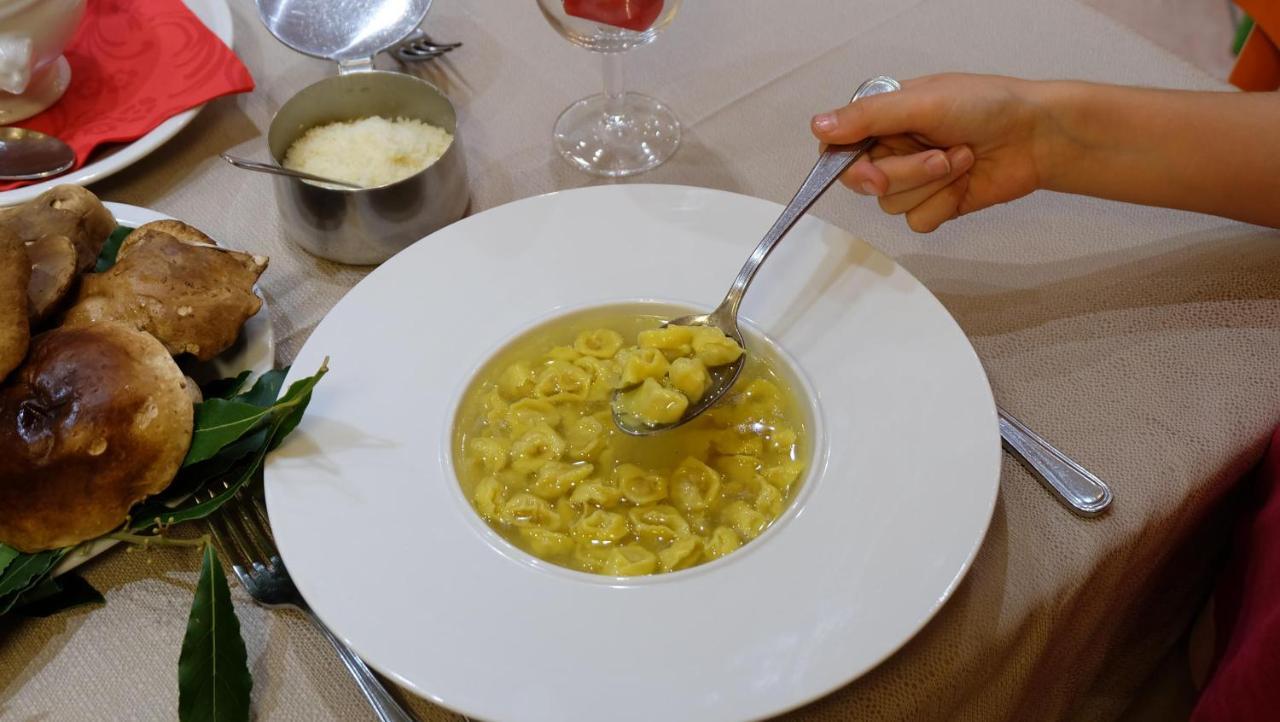 Albergo Ristorante Corsini Pavullo nel Frignano Exterior foto